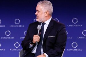 Iván Duque critique les actions et la posture de Gustavo Petro