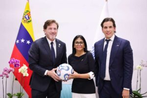 La Présidente Delcy Rodríguez a tenu une réunion avec les plus hautes autorités de la Conmebol et de la FVF