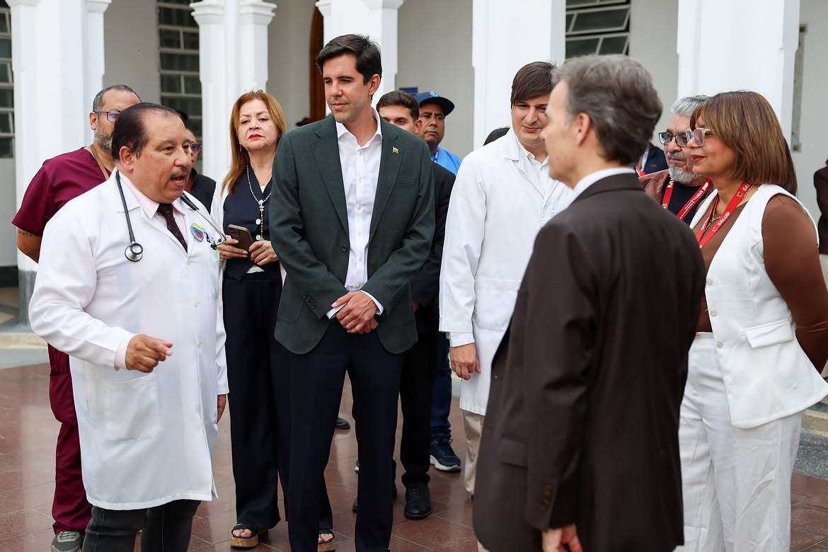 Le ministère vénézuélien des Affaires étrangères a accompagné la livraison d'un don américain à l'hôpital de Vargas