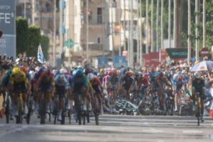 Un avantage pour les Colombiens ? Tadej Pogacar se retire de la Vuelta a España après une lourde chute