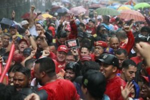 Avec une grande marche, ils se sont souvenus de Chávez