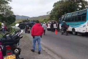 Ils ferment un tronçon de l&rsquo;autoroute panaméricaine à Cauca en raison de la découverte d&rsquo;explosifs