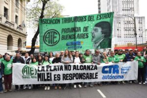 L&rsquo;Association des travailleurs de Buenos Aires a mené une grève et une mobilisation pour des salaires décents