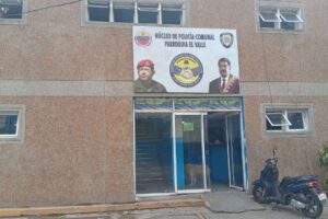 Les parents d&rsquo;une école de police communale sauvent un adolescent