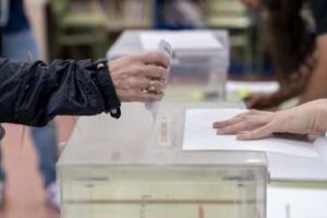 Voici comment se configurent les listes et les alliances lors des élections anticipées en Espagne